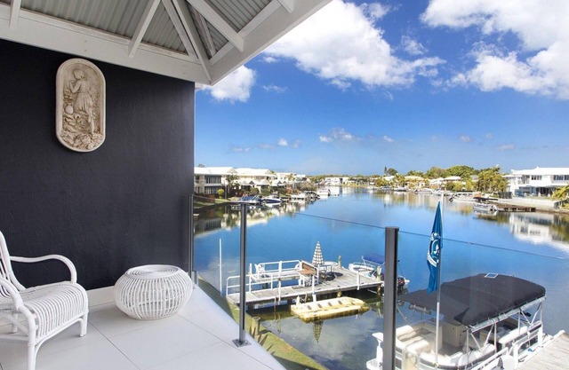 Townhouse 6 Sunseeker Close 26- Beautiful Waterfront townhouse