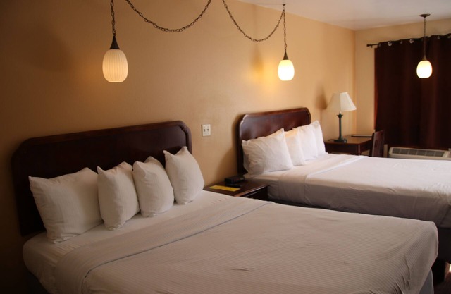 Townhouse Motel