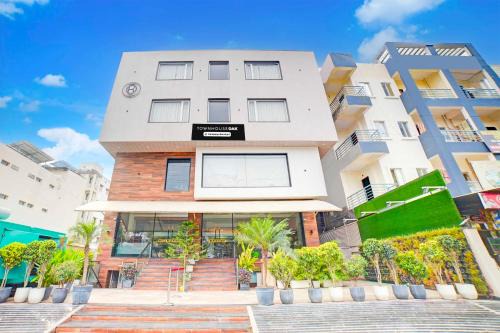 Townhouse Oak Patel Nagar