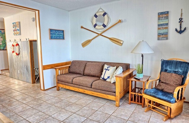 Townhouses 2 & 4 (Sleeps 1-12) - Offer a Full Size Kitchen/Sitting Area, 2 Full size bathrooms with tub/shower units, 2 Queen beds, 1 twin bed, 2 Full Beds, & 1 Twin over Full Bunk Bed.