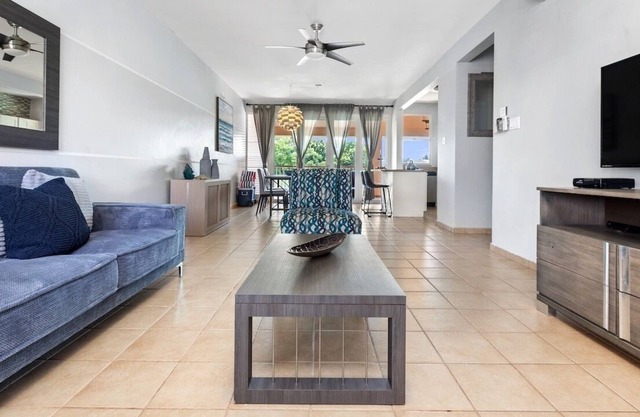 Tradewinds Villa | Private Rooftop | BBQ | Pool