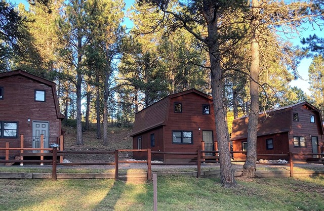 Trailshead Lodge - Cabin 6