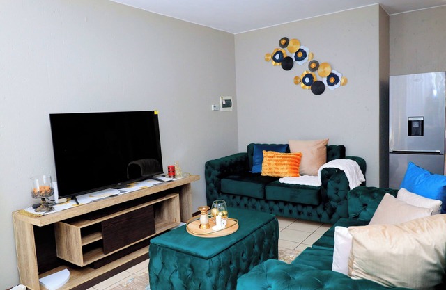 Tranquil 2-bedroom apartment with WiFi in Boksburg