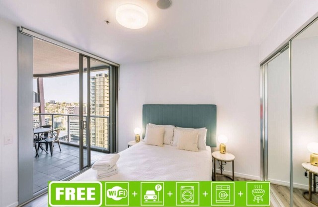 Tranquil 2BR Stay Between Art and Sky