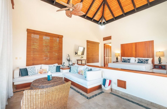 Tranquil bungalow w/pool at Green Village Ca