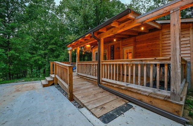 Tranquil Getaway in the Woods ~ Sunset Ridge