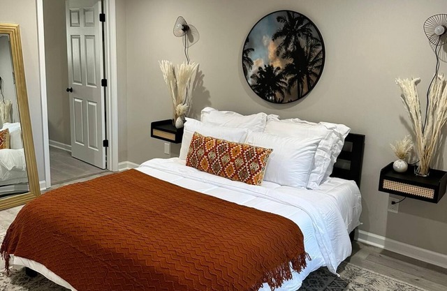 Tranquil Lower level suite w/Private entrance