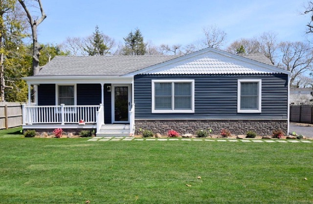 Tranquil, relaxing, brand new, house in beautiful Bellport Village.
