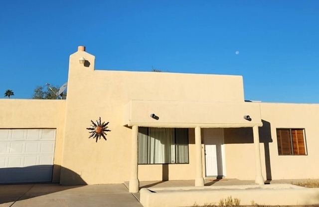 Tranquil Southwest-flavored escape in Northwest Tucson!