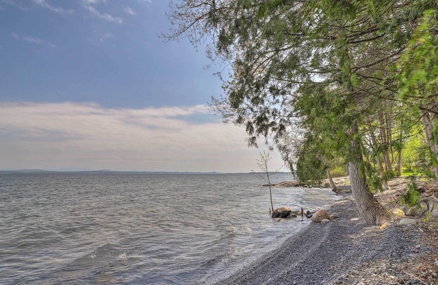 Tranquil Studio w/Private Beach on Lake Champlain!