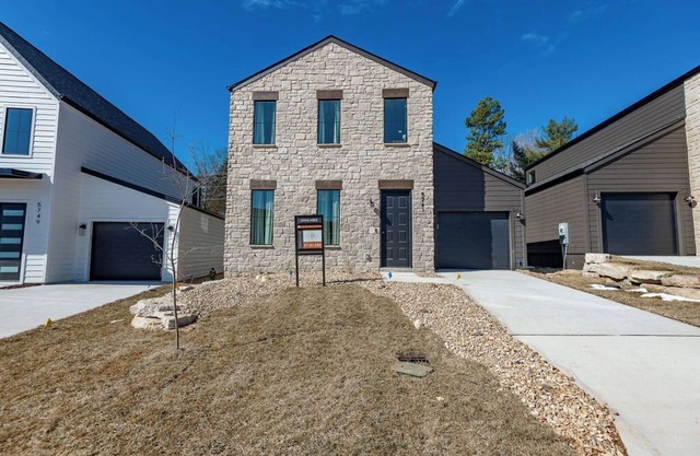 Tranquil Townhome-Your Nature Retreat Next to Nature, River & Golf!