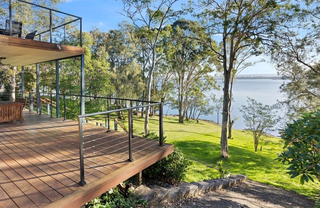 Tranquil Waterfront Retreat