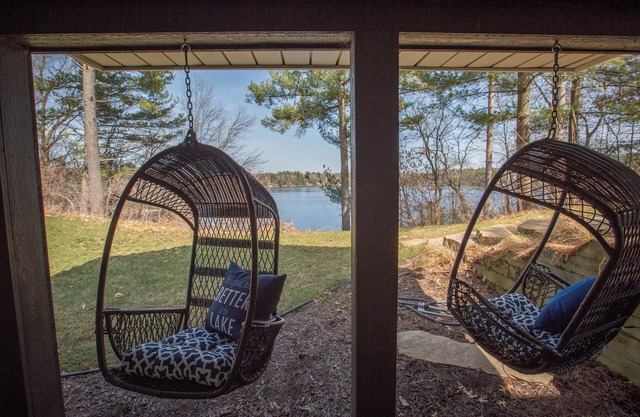 Tranquillity awaits you at. Timberline Lakeside Lodge