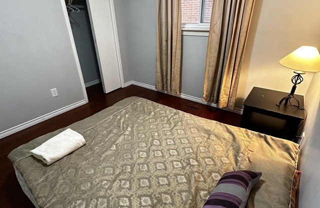 Travel Friendly Room in Brampton