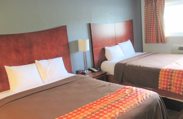 Travel Inn & Suites