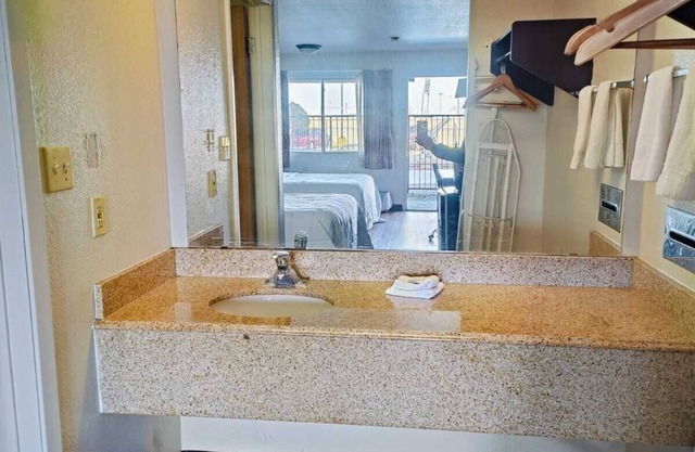 Travelers inn by OYO Wichita Falls