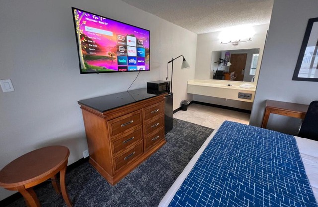 Travelodge by Wyndham Lincoln Northeast