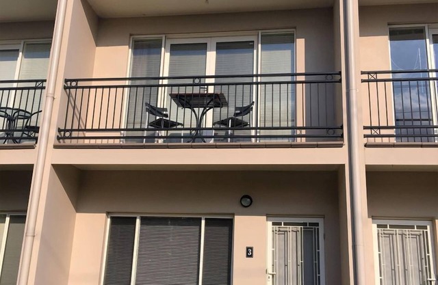 Travers Street Apartment with FREE Wi-Fi