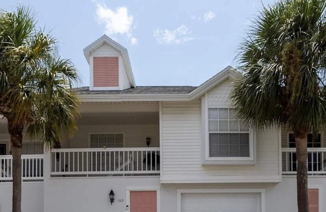 Treasure Isle Beach retreat; West-facing sunsets, 3 car garage, community pool!