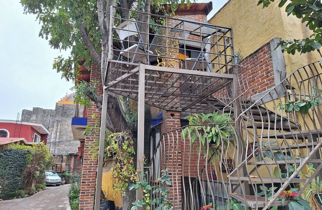 Tree House by Majikal B&B