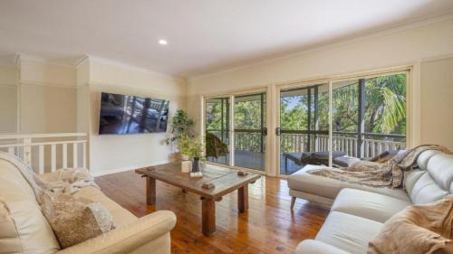 Treetop Retreat