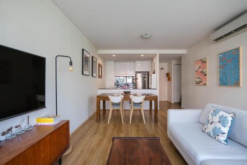Treetops Erskineville Apartment w Parking & Aircon