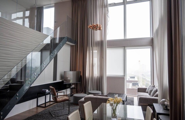 Trendy 3-Bed Flat with River Views Glasgow