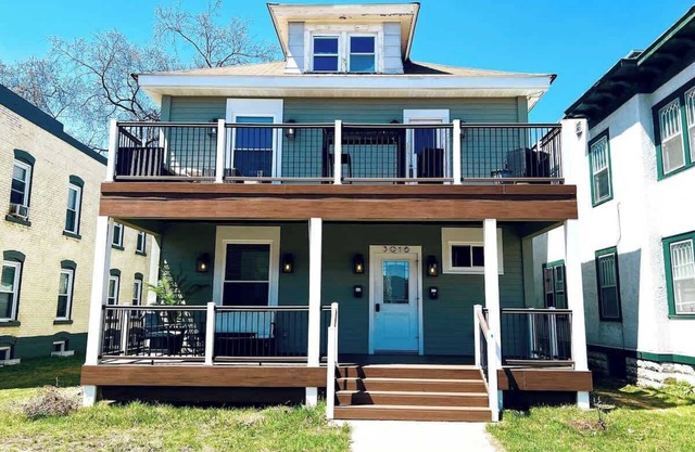 Trendy and Stylish 3BR Uptown Unit
