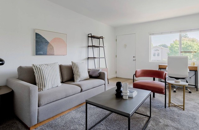 Trendy Mountain View 1BR w/Pool, nr Caltrain & Nightlife, by Blueground