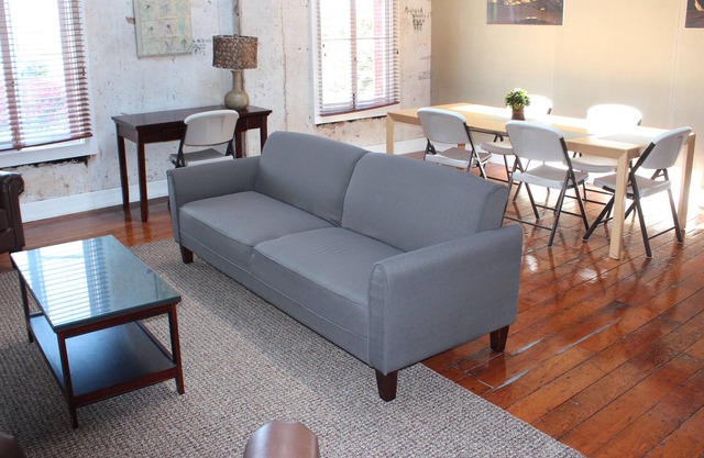 Trendy Old Town Loft, Perfect for Traveling Workers