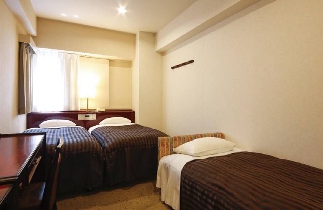 Triple 16sqm WiFi correspondence room without /Osaka Ōsaka