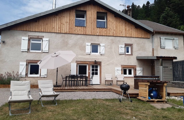 Triplex in renovated farmhouse with private Nordic bath