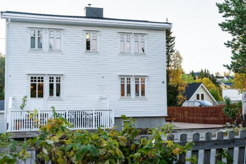 TROMSØ AURORA VILLA - Parking - Near Centrum