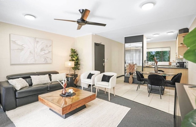 Tropic Reef at Macrossan - Elegant Tropical Escape in the Heart of Port Douglas