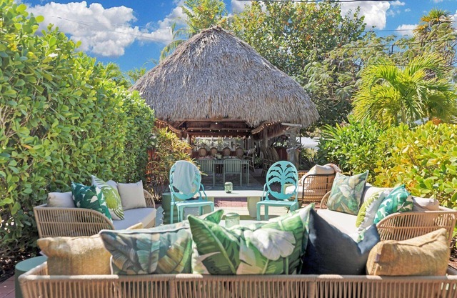 Tropical Cottages