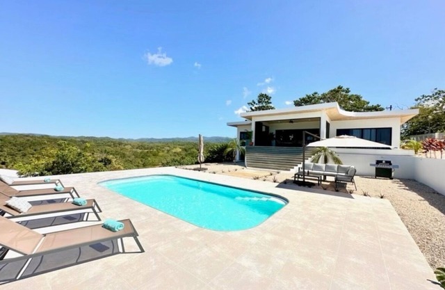 Tropical Luxury Villa with Panoramic Ocean Views