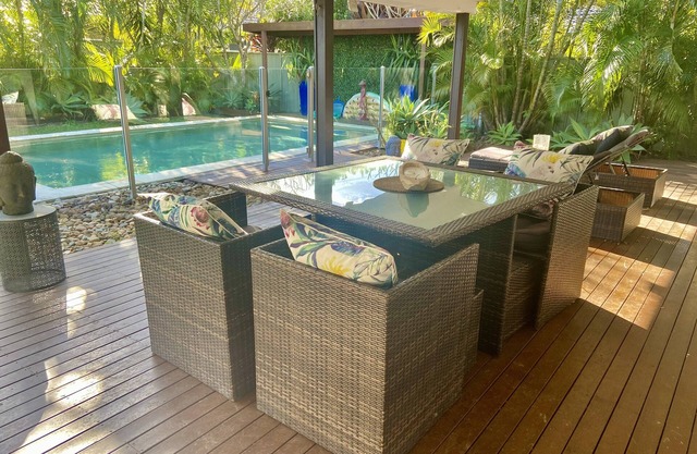 Tropical Oasis -child/pet friendly