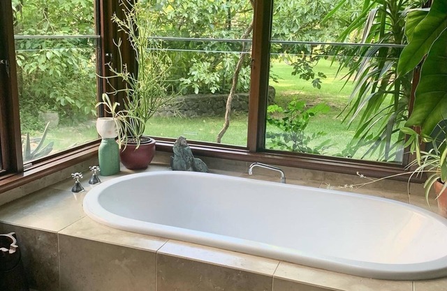 TROPICAL RESORT ACCOMMODATION IN WA’s Ferguson Valley - Groups/Retreats/Events