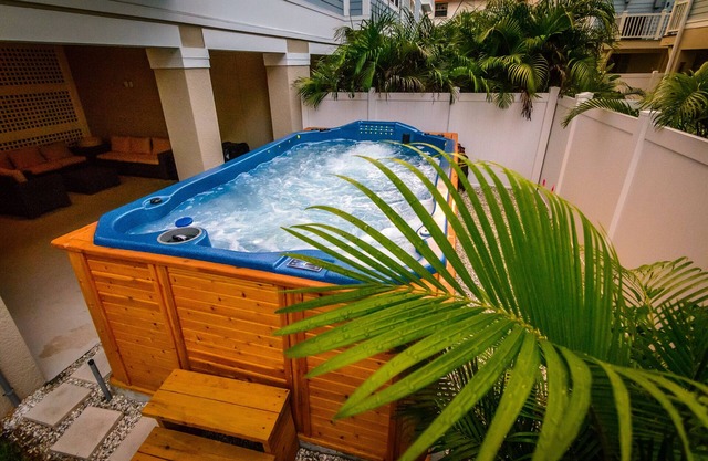 Tropical Treasure Villa | Large Swim Spa