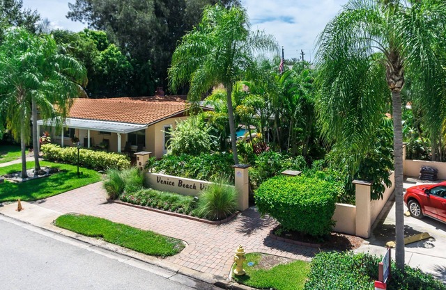 Tropical Villas of Venice Beach