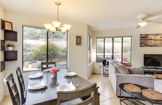 Tucson Escape w/Outdoor Community Pool & Hot Tub!