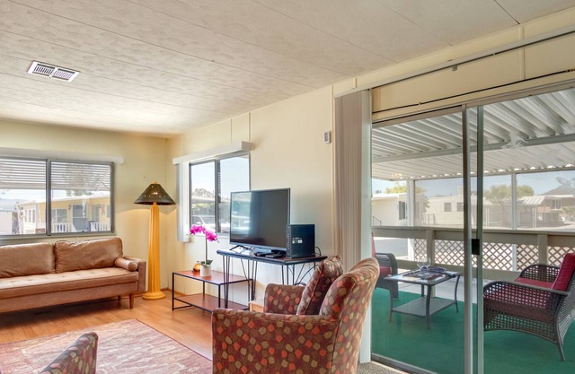 Tucson Estates Home: Private Deck, Pool Access!