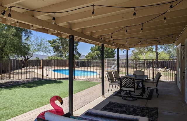 Tucson Pool House, a vacation home with easy access to all Tucson offers