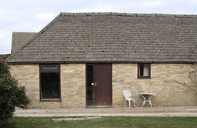 Tupenny Cottage, Old Mill Farm, Cotswold Water Park