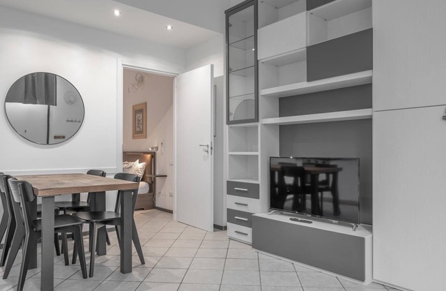 Turati Apartment: Bright and central flat