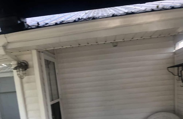 Turkey Point Cottage for Rent- 15 sec. walk to beach.