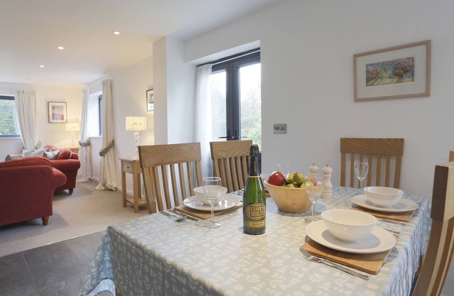 Turney's End - Two Bedroom House, Sleeps 4
