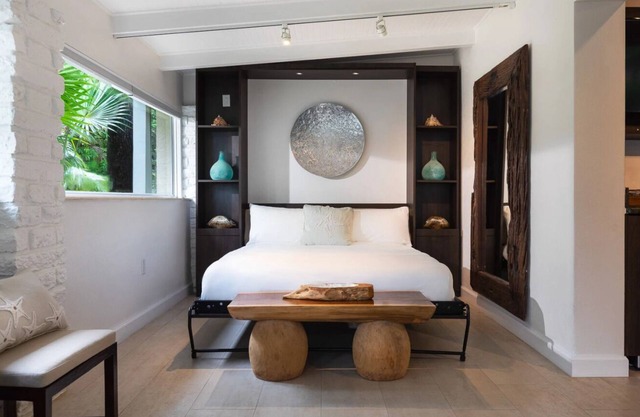 Twilight Bungalow Luxe Suite Near Beach & Pool at Exclusive Largo Resort
