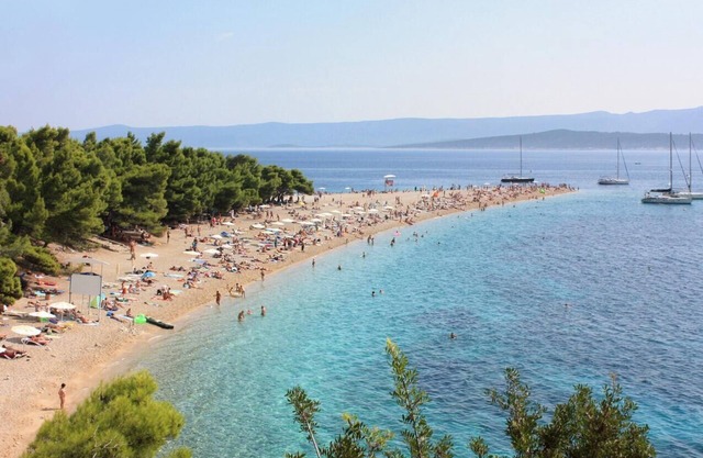 Two bedroom apartment with terrace and sea view Cove Vela Farska, Brač (A-2897-b)