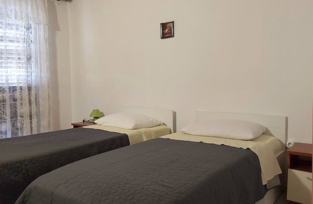 Two bedroom apartment with terrace and sea view Mrljane, Pašman (A-20850-a)